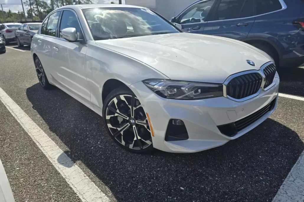 2025 Bmw 330i photo 1