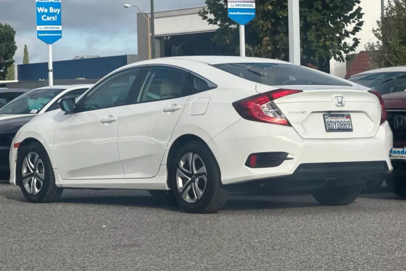 2018 Honda Civic LX photo 1
