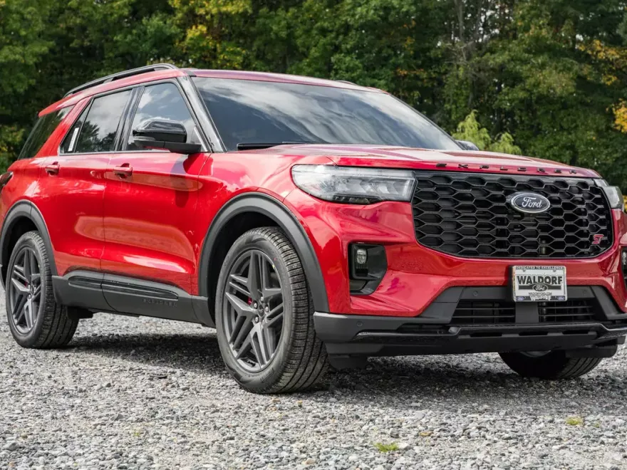 2025 Ford Explorer ST photo 1