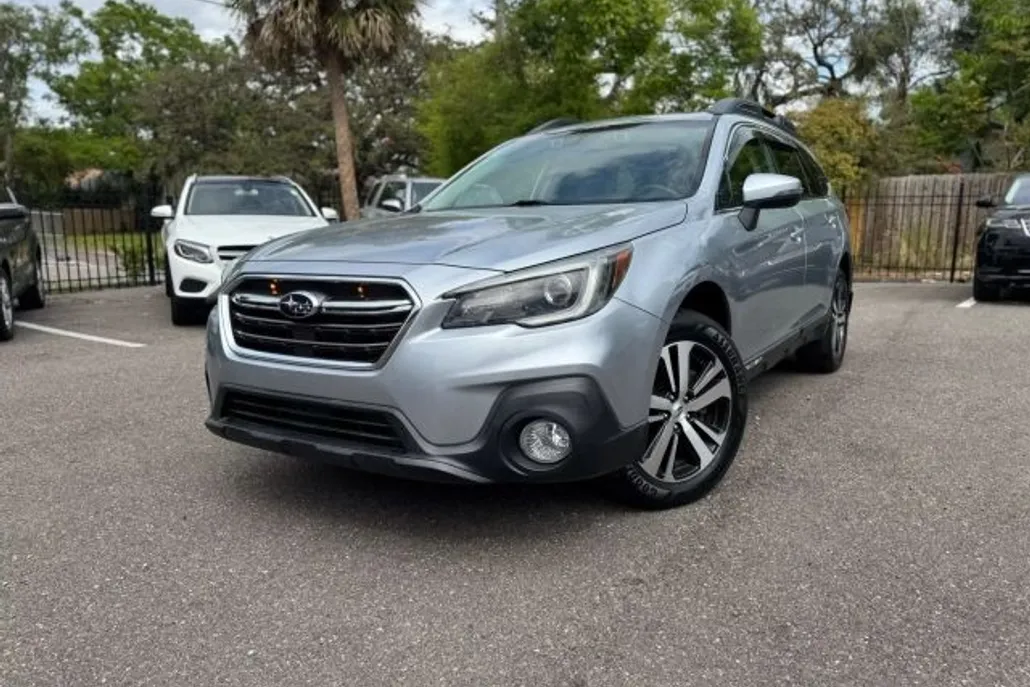 2018 Subaru Outback 3.6R Limited photo 1