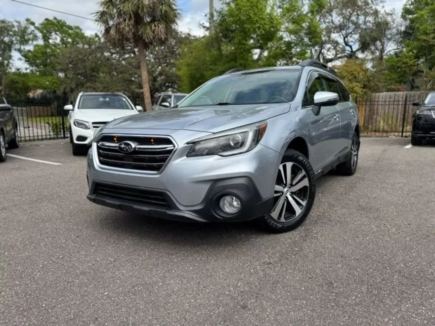 2018 Subaru Outback 3.6R Limited photo 1