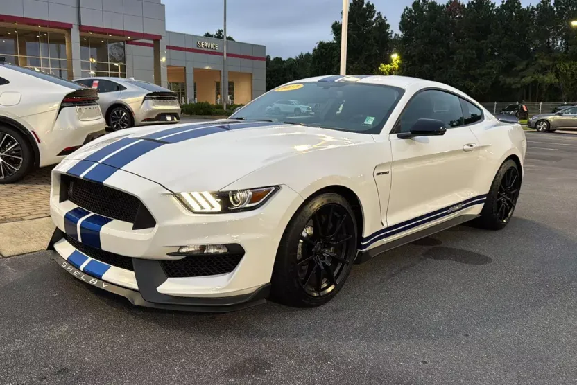 2017 Ford Mustang Shelby GT350 photo 1
