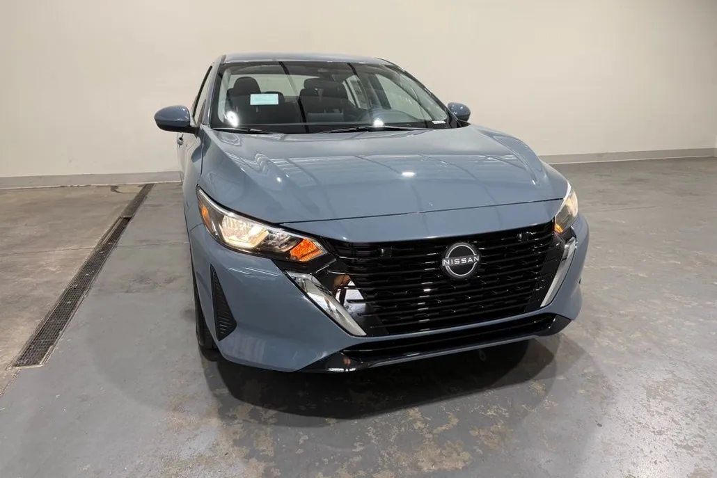2025 Nissan Sentra SV photo 1