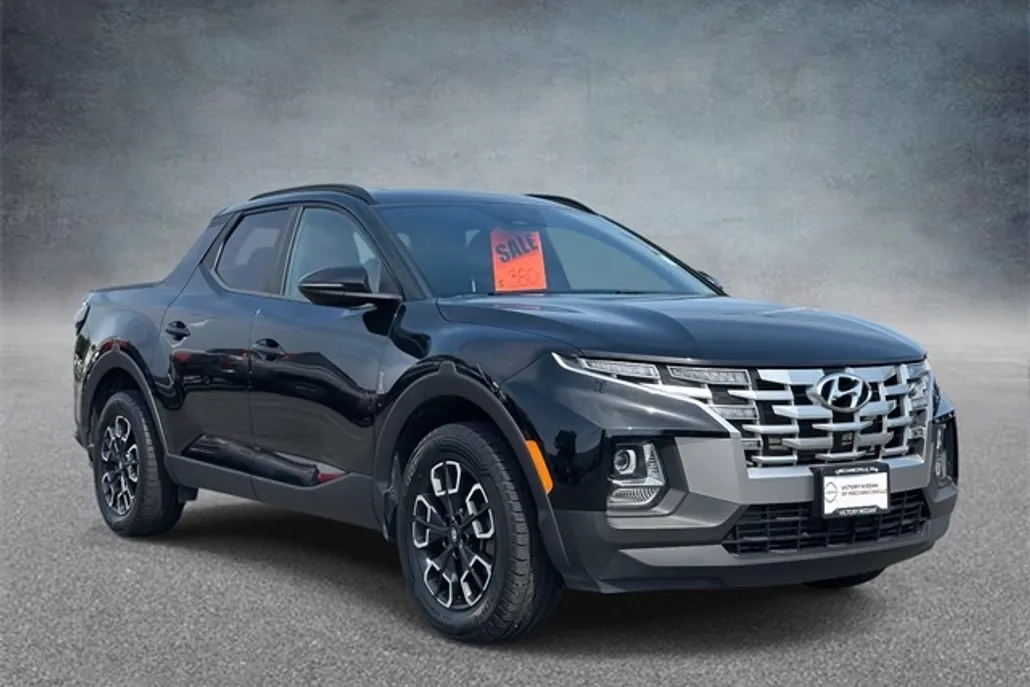 2022 Toyota RAV4 LE photo 1