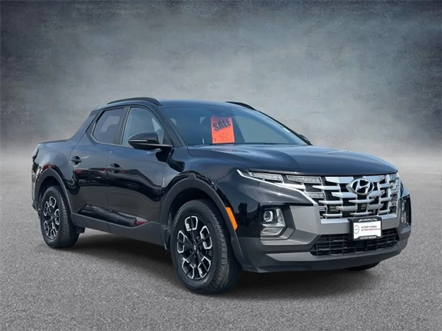 2022 Toyota RAV4 LE photo 1