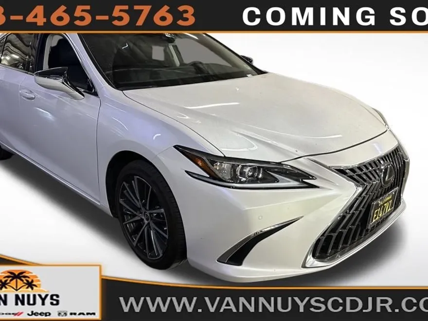 2023 Lexus ES 300h photo 1