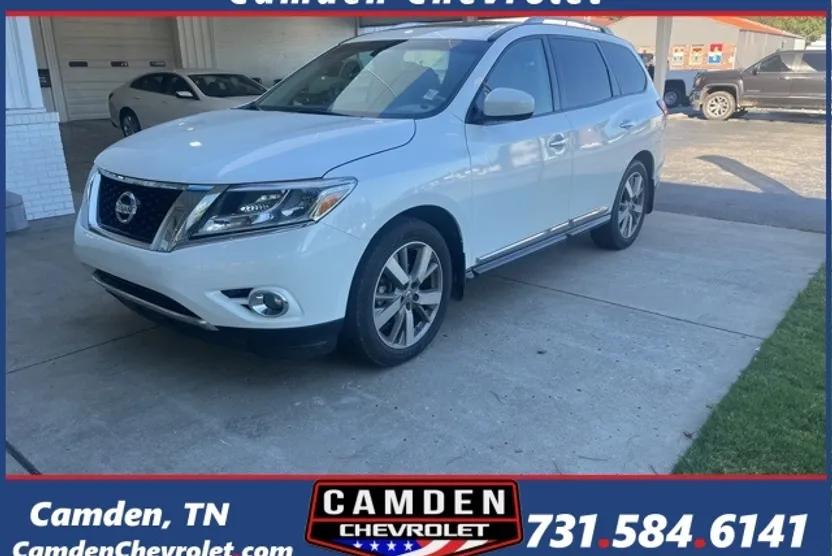2015 Nissan Pathfinder Platinum photo 1