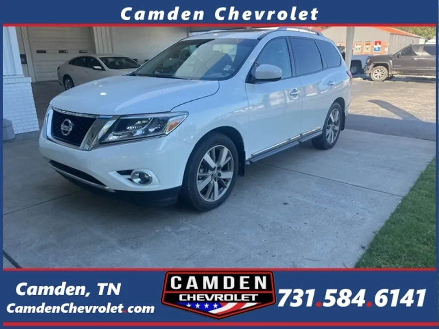 2015 Nissan Pathfinder Platinum photo 1