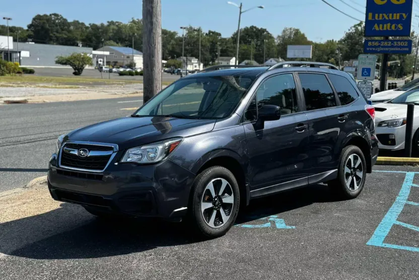 2018 Subaru Forester 2.5i Premium photo 1