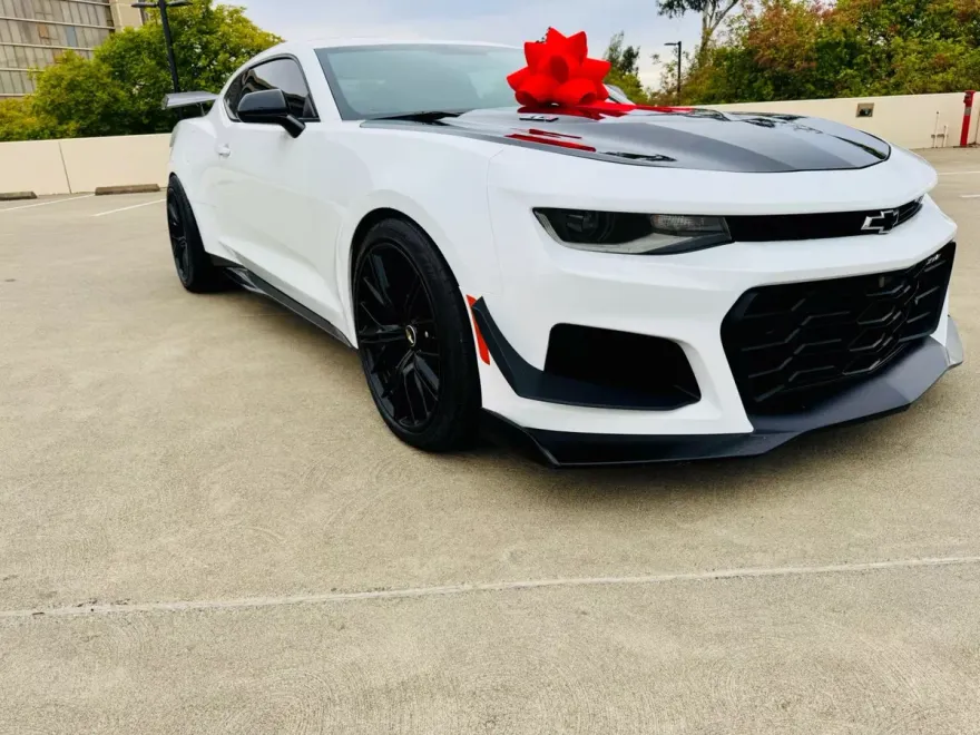 2018 Chevrolet Camaro ZL1 Coupe photo 1
