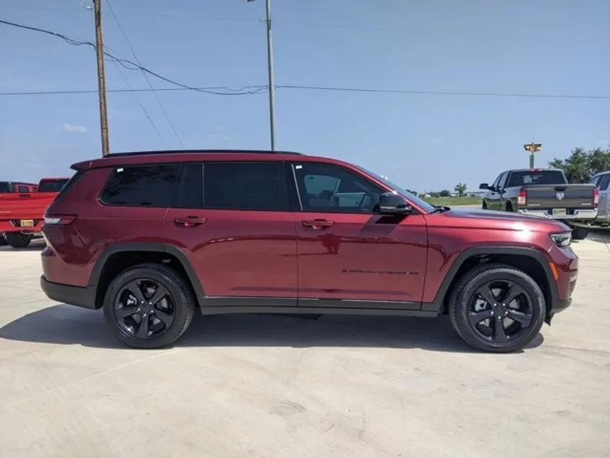 2025 Jeep Grand Cherokee Limited photo 1