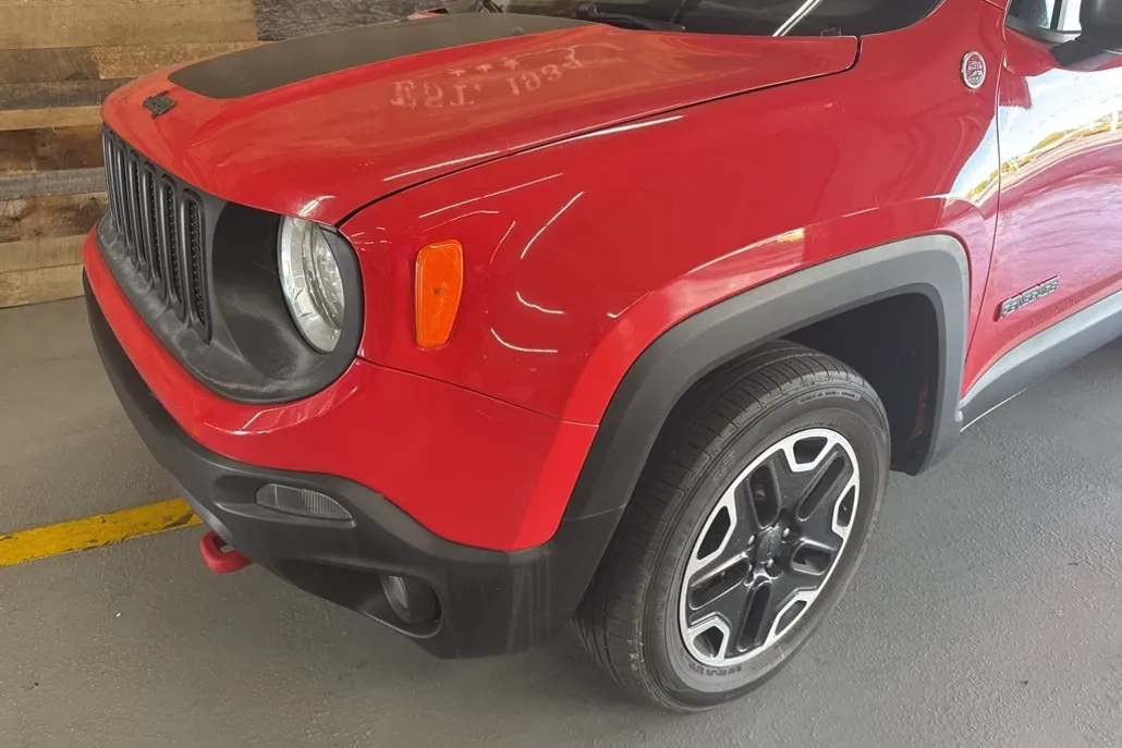 2016 Jeep Renegade Trailhawk photo 1