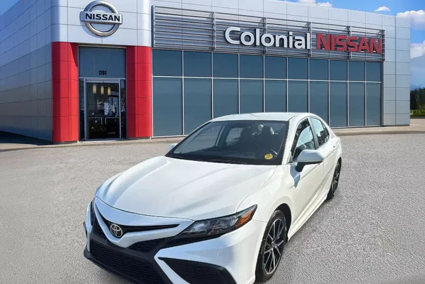 2021 Toyota Camry SE photo 1