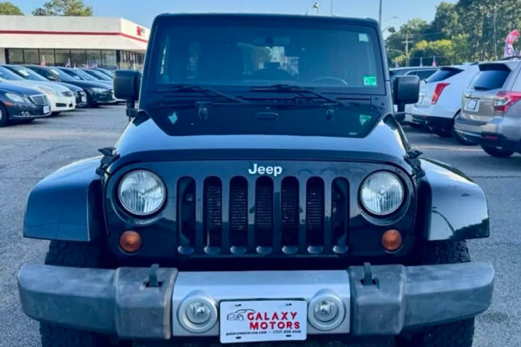 2012 Jeep Wrangler Unlimited Sahara photo 1