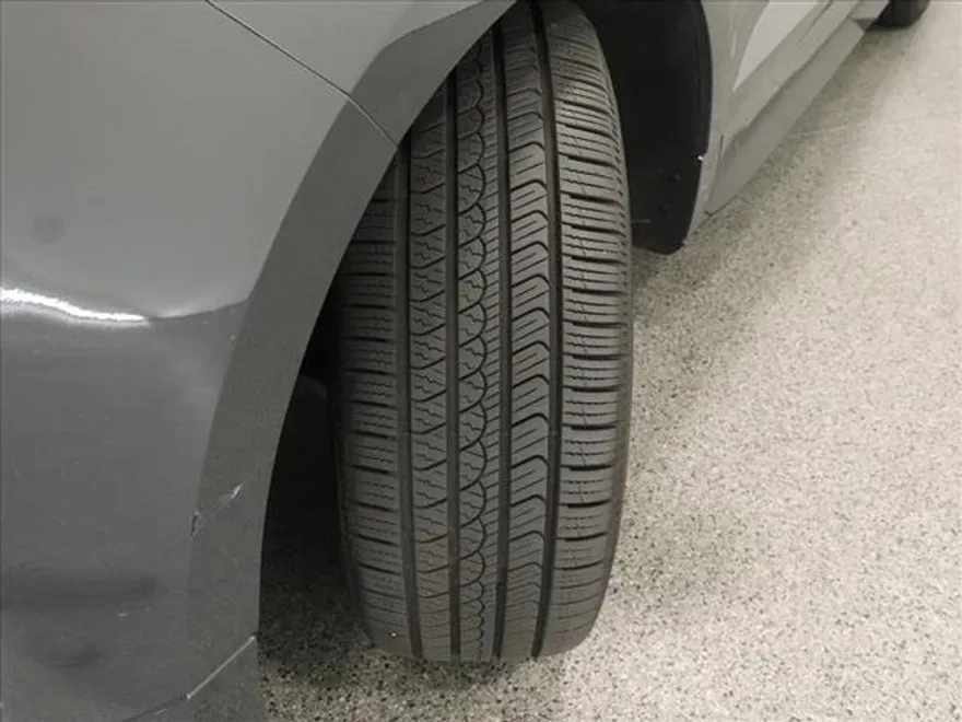 2021 Ford Edge ST-Line photo 1