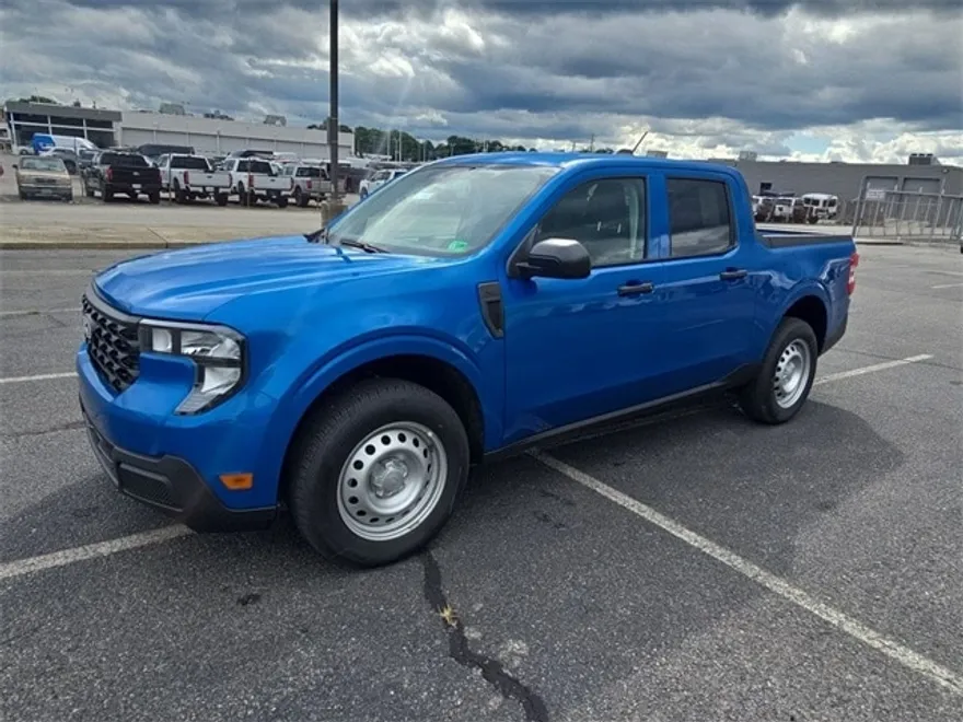 2025 Ford Maverick XL photo 1