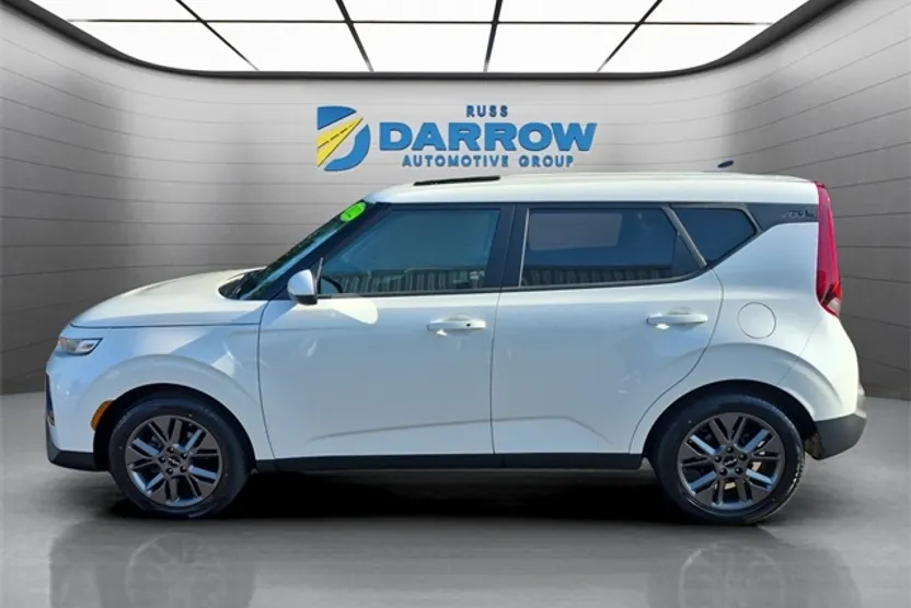 2022 Kia Soul EX photo 1