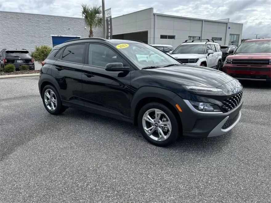 2023 Hyundai Kona SEL photo 1