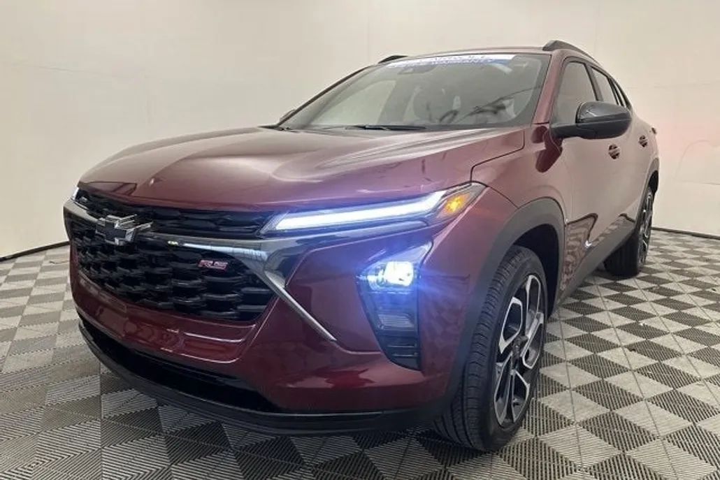2025 Chevrolet Trax photo 1