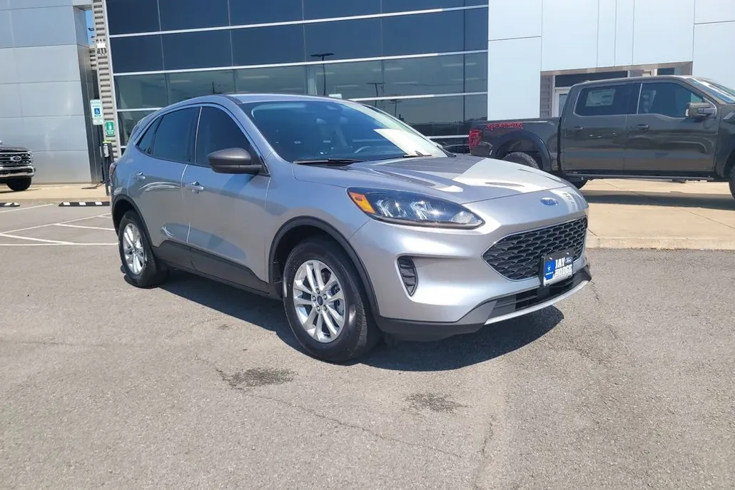 2022 Ford Escape Hybrid SE photo 1