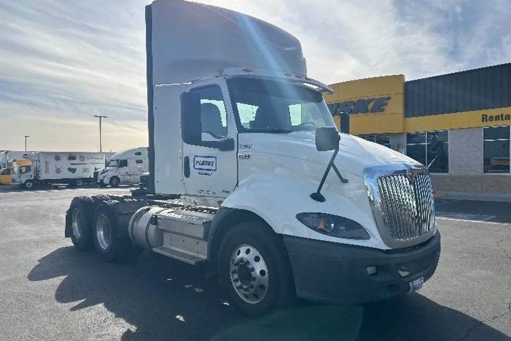 2019 International RH613 RH photo 1