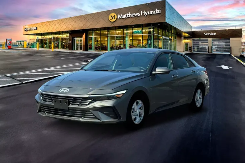 2025 Hyundai Elantra SE photo 1