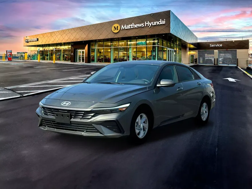 2025 Hyundai Elantra SE photo 1