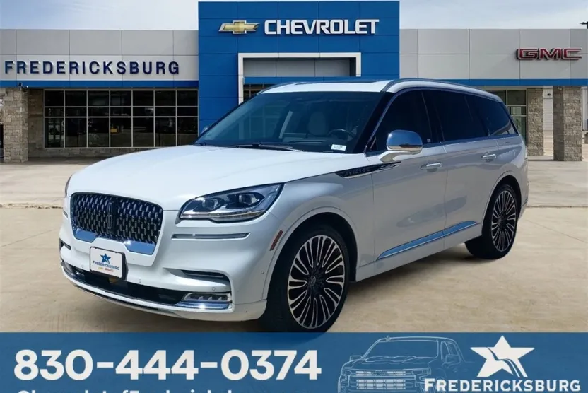 2022 Lincoln Aviator Black Label photo 1