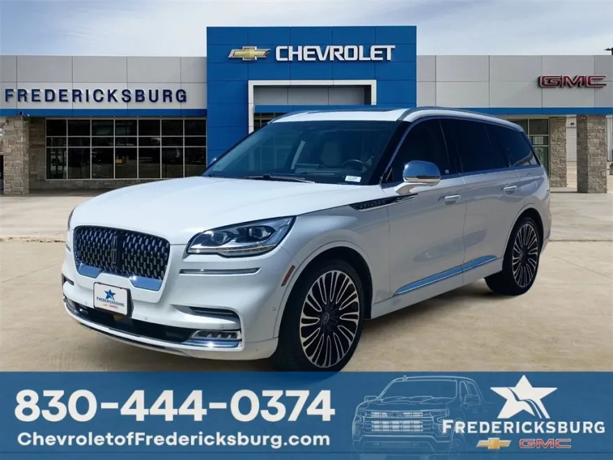 2022 Lincoln Aviator Black Label photo 1