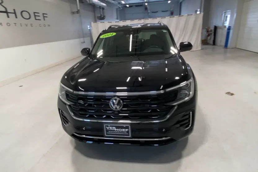 2024 Volkswagen Atlas SEL Premium R-Line photo 1