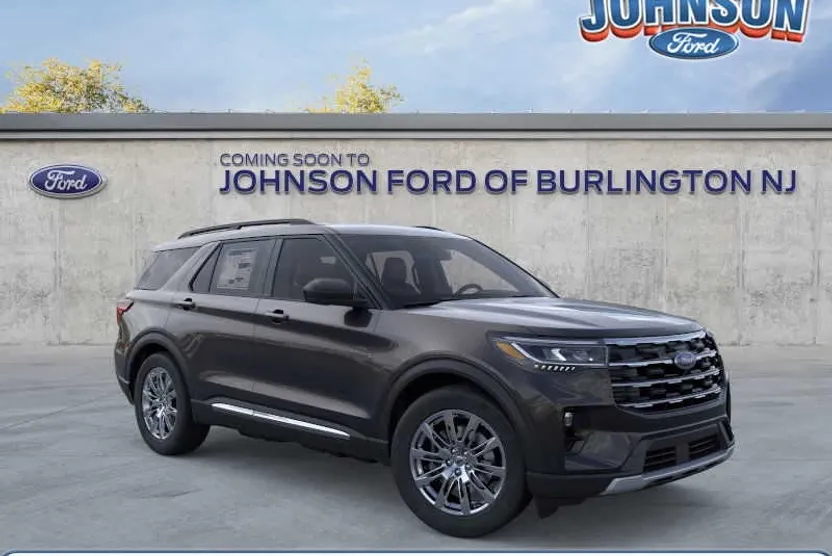 2025 Ford Explorer photo 1