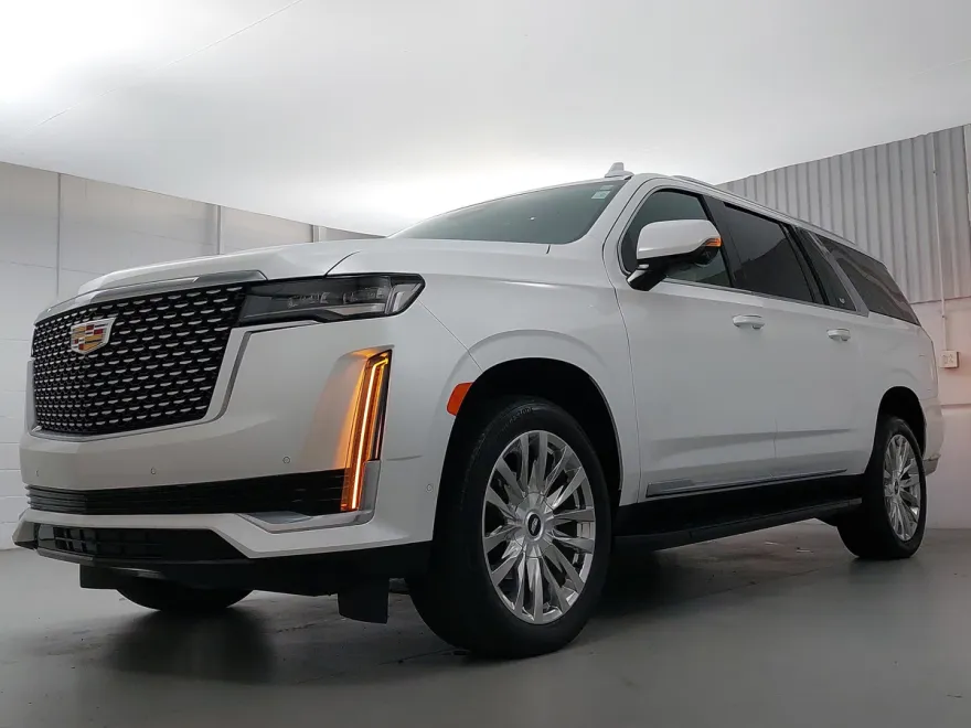 2023 Cadillac Escalade ESV Premium Luxury photo 1