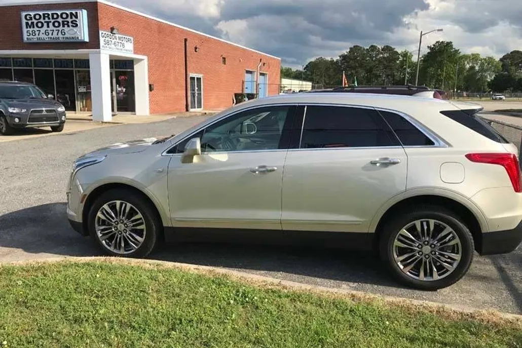 2017 Cadillac XT5 Premium Luxury photo 1