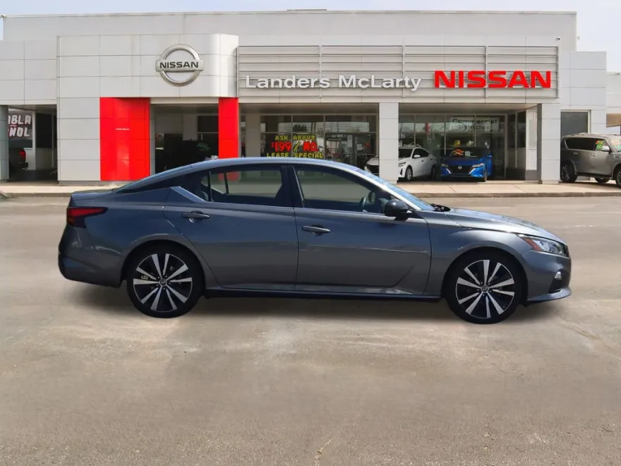 2021 Nissan Altima 2.5 SR photo 1
