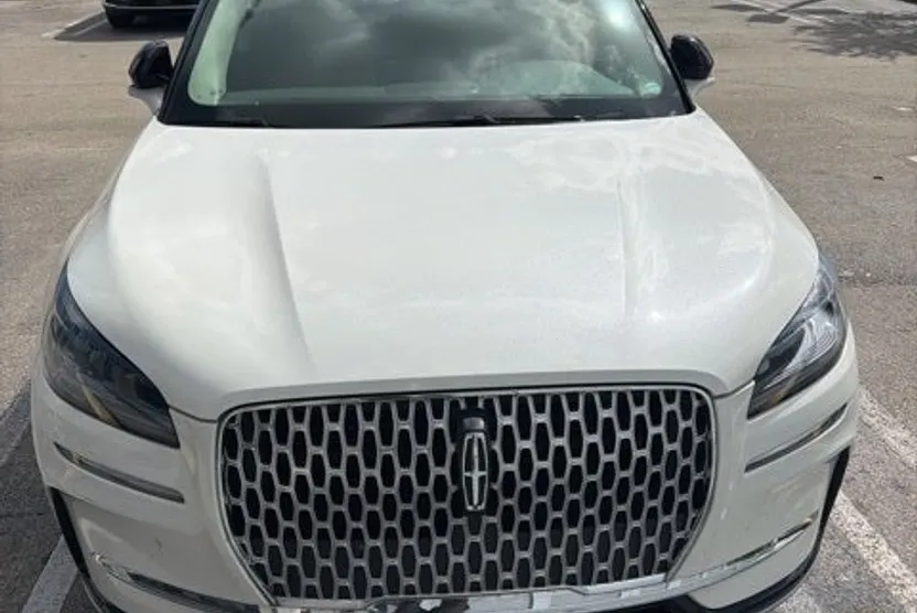 2023 Lincoln Corsair Standard photo 1