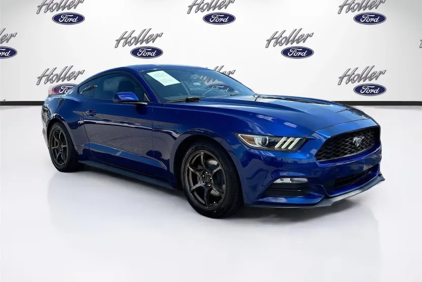 2015 Ford Mustang V6 photo 1