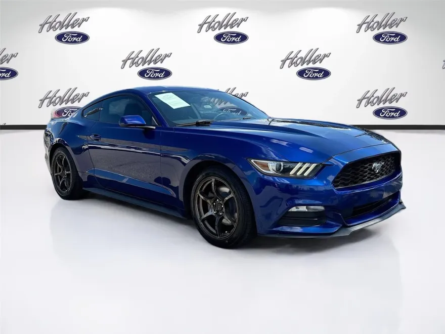 2015 Ford Mustang V6 photo 1