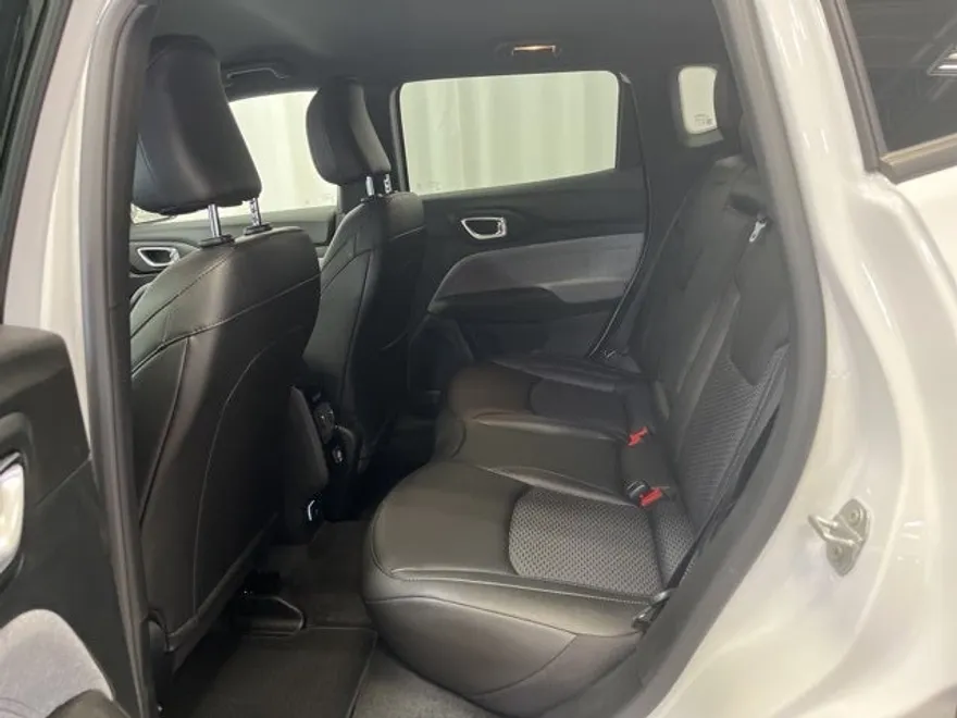 2025 Jeep Compass Latitude photo 1