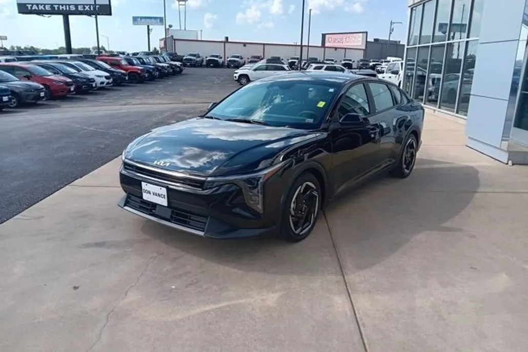 2025 Kia K4 EX photo 1