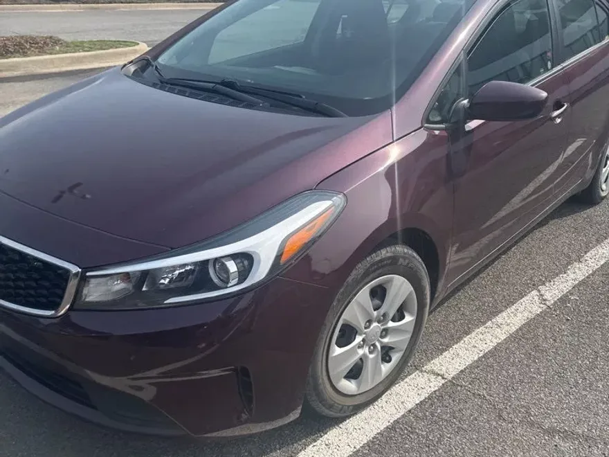 2017 Kia Forte LX Base photo 1