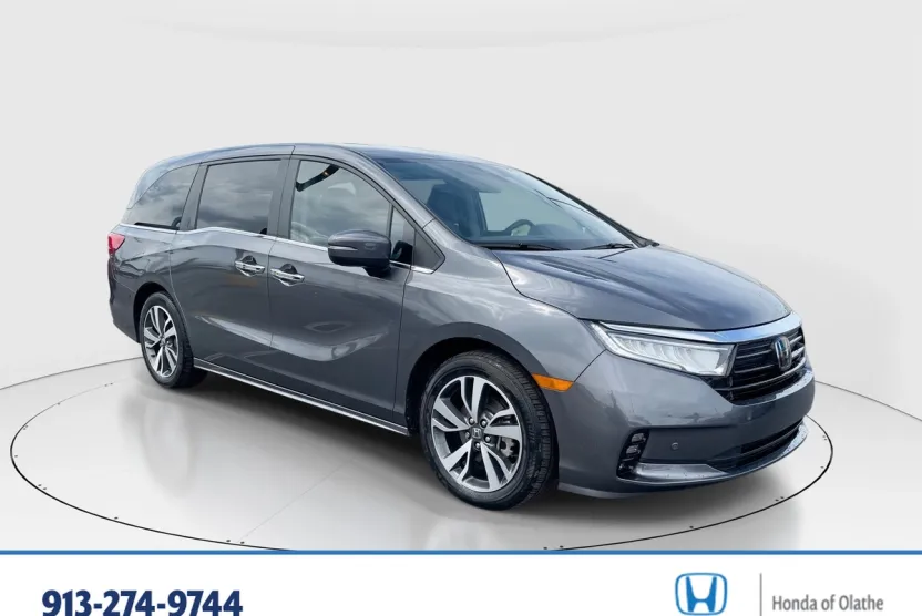 2024 Honda Odyssey Touring photo 1