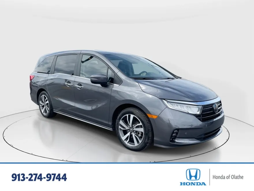 2024 Honda Odyssey Touring photo 1