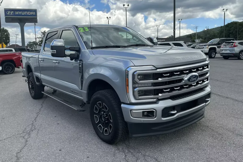 2023 Ford F-250 Platinum photo 1