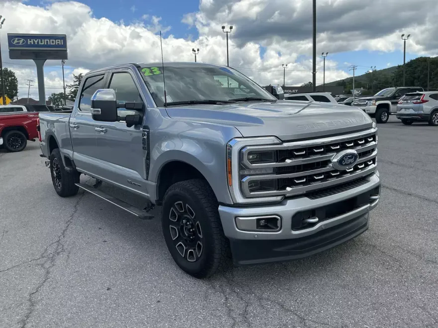 2023 Ford F-250 Platinum photo 1