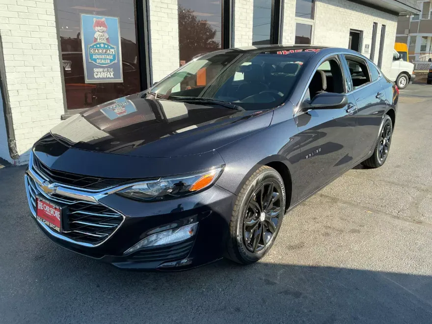 2023 Chevrolet Malibu 1LT photo 1