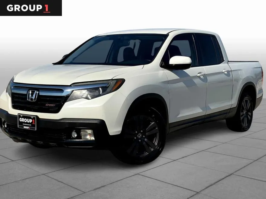 2019 Honda Ridgeline Sport photo 1