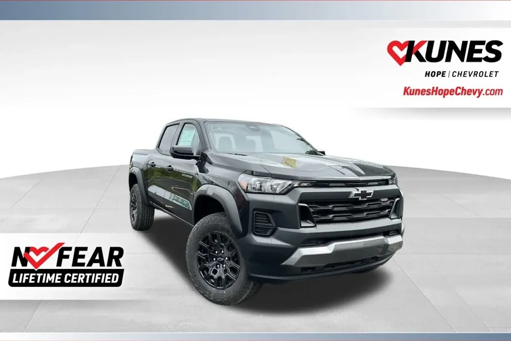 2026 Chevrolet Colorado Trail Boss photo 1