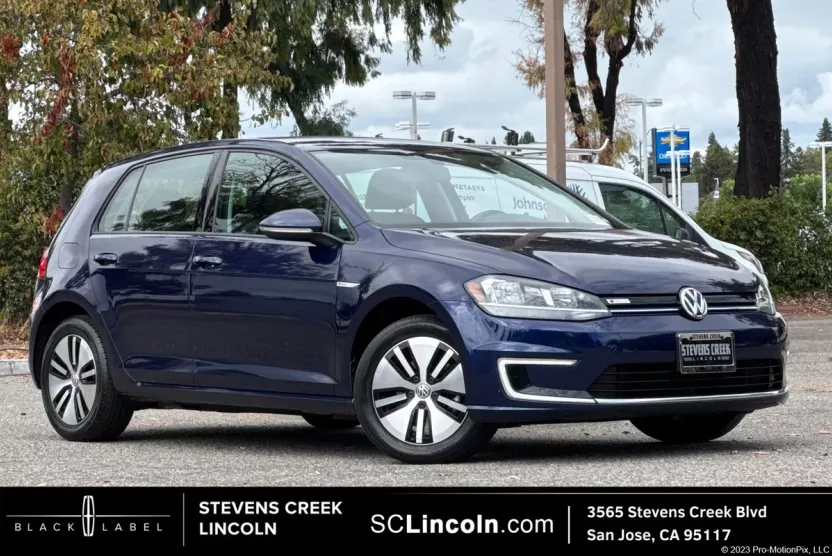 2017 Volkswagen e-Golf SE photo 1