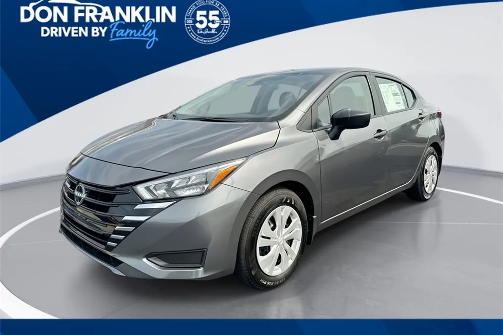 2025 Nissan Versa 1.6 S photo 1