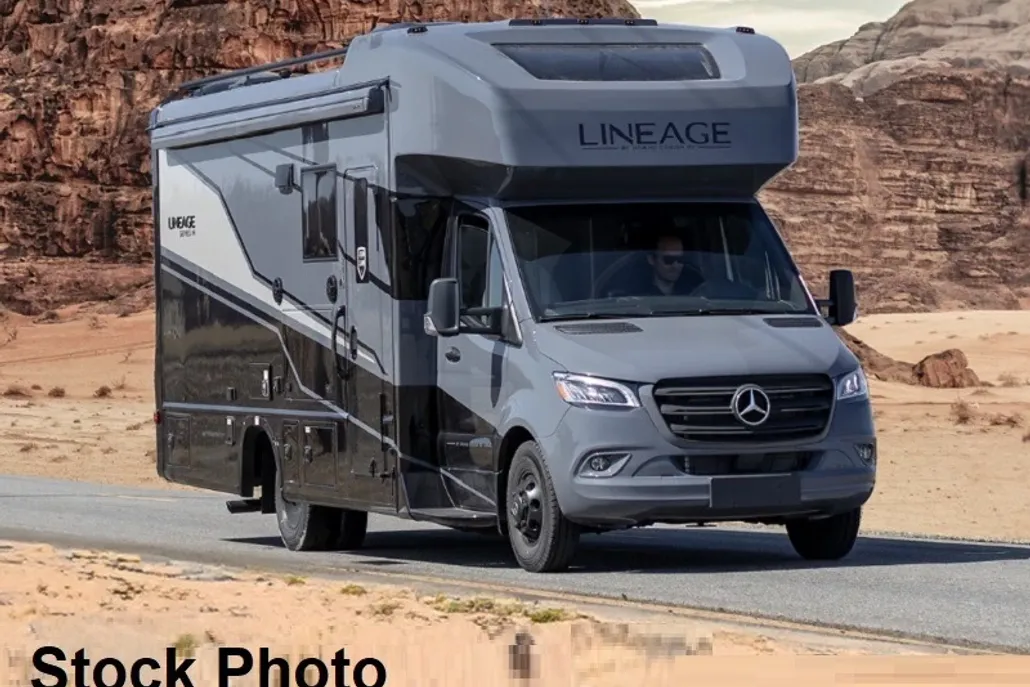 2025 Ford F-600 photo 1